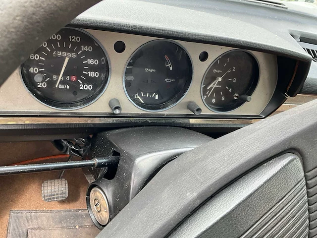 Peugeot 504 personenauto - afbeelding 3 van  11