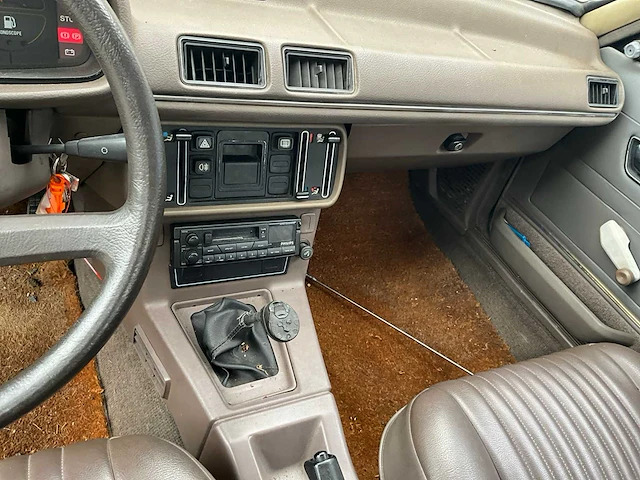 Peugeot 505 gl break familiale stationwagen 7 personen - afbeelding 4 van  15