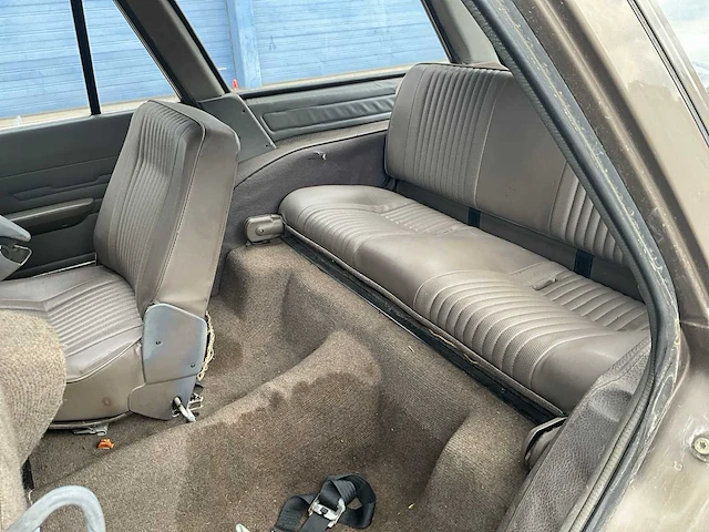 Peugeot 505 gl break familiale stationwagen 7 personen - afbeelding 7 van  15