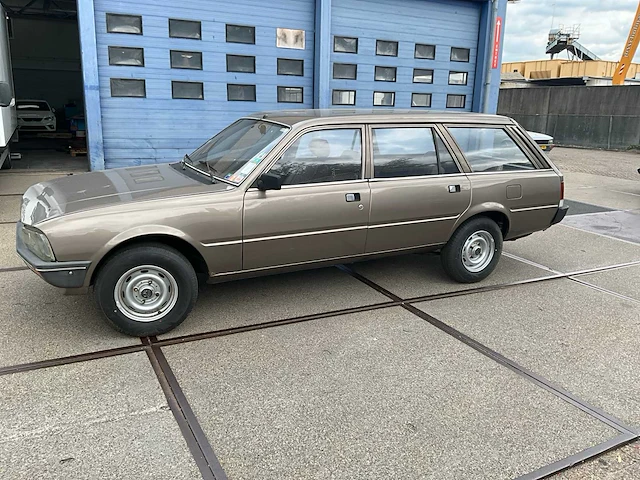 Peugeot 505 gl break familiale stationwagen 7 personen - afbeelding 8 van  15