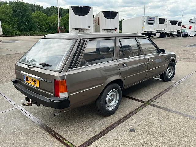 Peugeot 505 gl break familiale stationwagen 7 personen - afbeelding 11 van  15