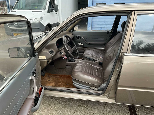 Peugeot 505 gl break familiale stationwagen 7 personen - afbeelding 15 van  15