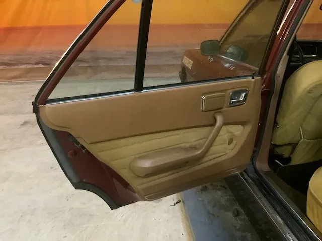 Peugeot 604 uit 1978 - afbeelding 6 van  37