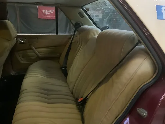 Peugeot 604 uit 1978 - afbeelding 7 van  37