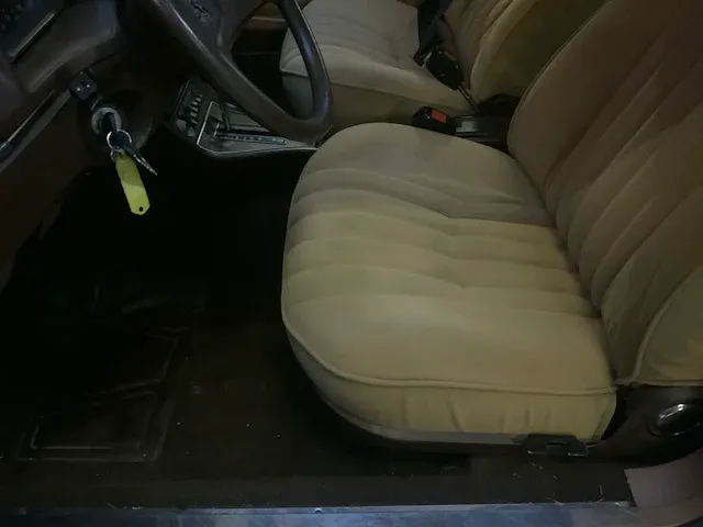 Peugeot 604 uit 1978 - afbeelding 11 van  37