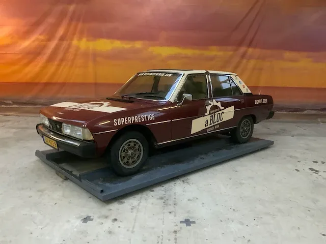 Peugeot 604 uit 1978 - afbeelding 1 van  37