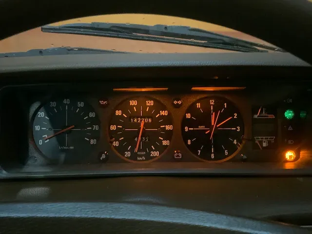 Peugeot 604 uit 1978 - afbeelding 15 van  37