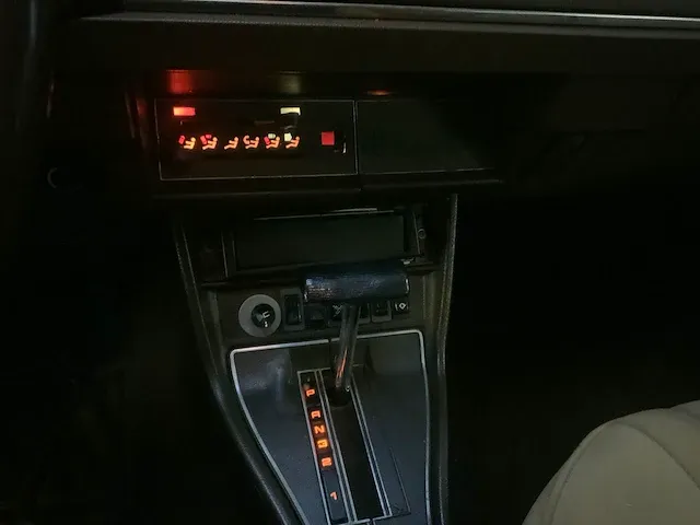 Peugeot 604 uit 1978 - afbeelding 17 van  37