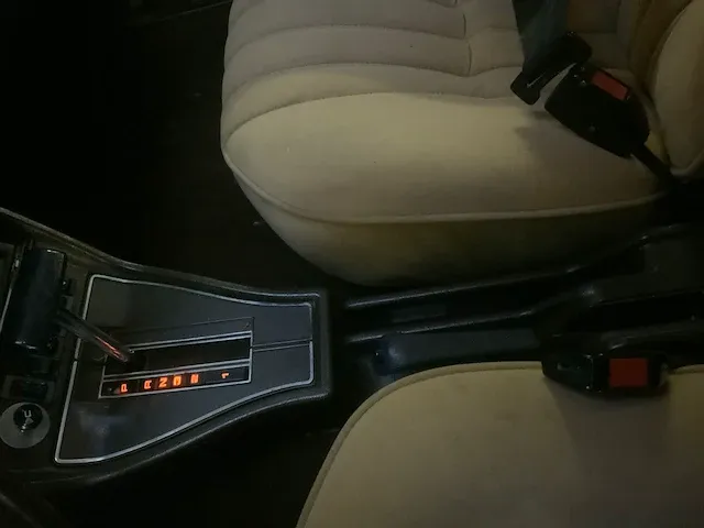 Peugeot 604 uit 1978 - afbeelding 18 van  37