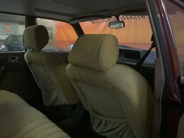 Peugeot 604 uit 1978 - afbeelding 20 van  37