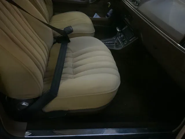 Peugeot 604 uit 1978 - afbeelding 27 van  37
