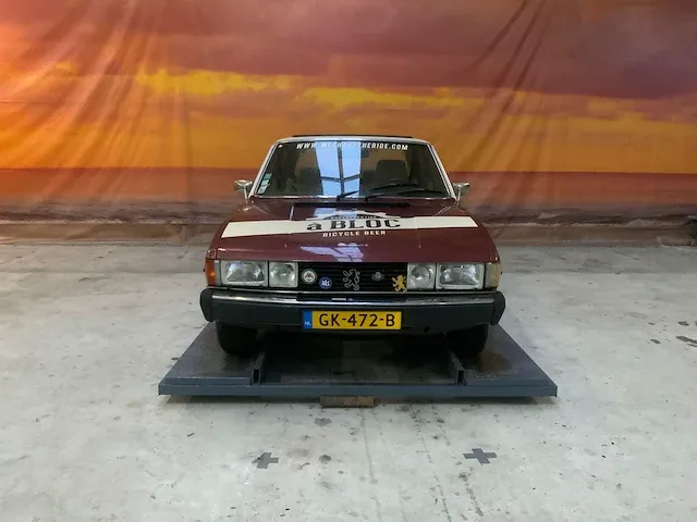 Peugeot 604 uit 1978 - afbeelding 33 van  37