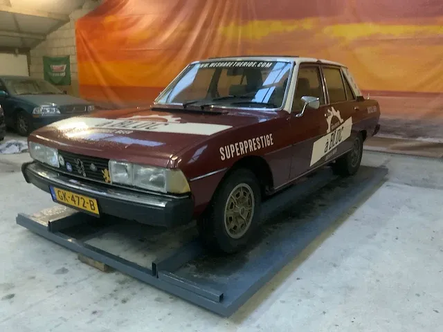 Peugeot 604 uit 1978 - afbeelding 34 van  37