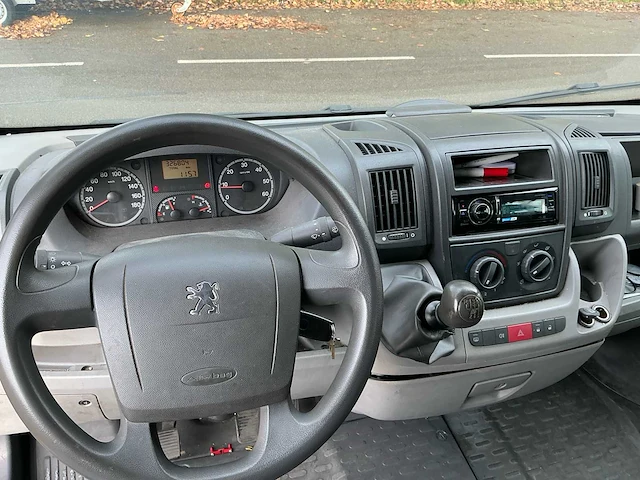 Peugeot boxer 435 2.2 hdi l3h2 dc - afbeelding 28 van  37