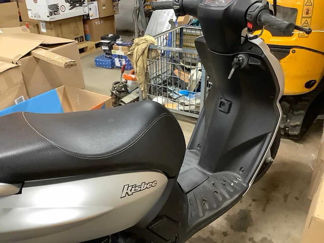 Peugeot bromscooter kisbee scooter - afbeelding 3 van  6