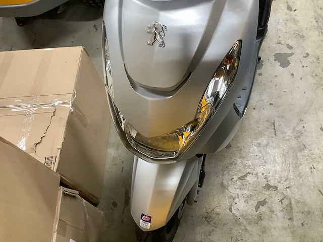 Peugeot bromscooter kisbee scooter - afbeelding 6 van  6