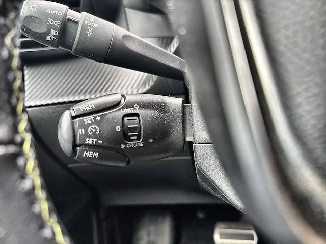 Peugeot e-2008 ev gt premiere 1 fase 50 kwh 2020 | p-028-fz - afbeelding 10 van  31