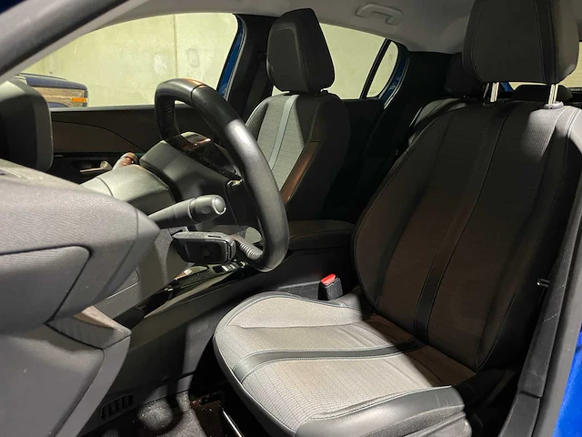 Peugeot e-208 ev allure pck 50 kwh 136pk 2020, k-611-hk - afbeelding 31 van  46