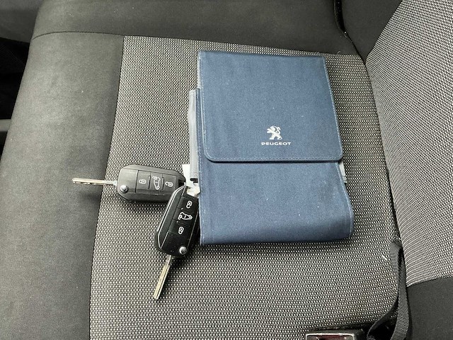 Peugeot expert 227s 2.0 bluehdi 180 pk eat8 automatic bedrijfswagen - afbeelding 24 van  38