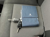 Peugeot expert 227s 2.0 bluehdi 180 pk eat8 automatic bedrijfswagen - afbeelding 24 van  38