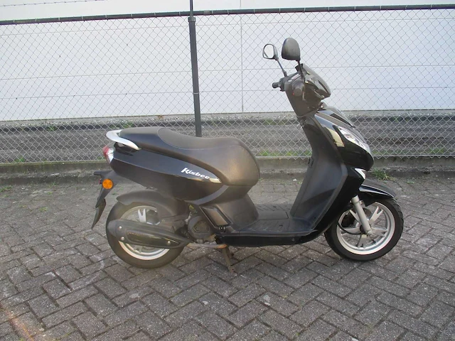 Peugeot kisbee - snorscooter - injectie - scooter - afbeelding 8 van  11