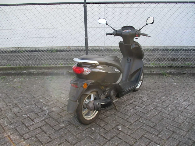 Peugeot kisbee - snorscooter - injectie - scooter - afbeelding 9 van  11