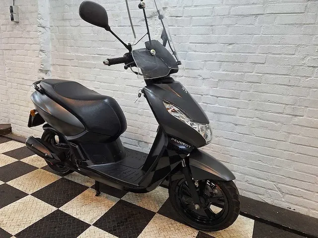 Peugeot kisbee 25 km snorscooter 4takt - afbeelding 6 van  7