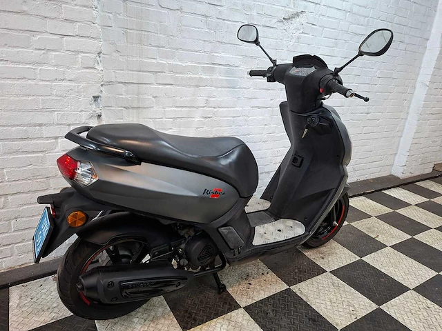 Peugeot kisbee 25 km snorscooter 4takt - afbeelding 5 van  7