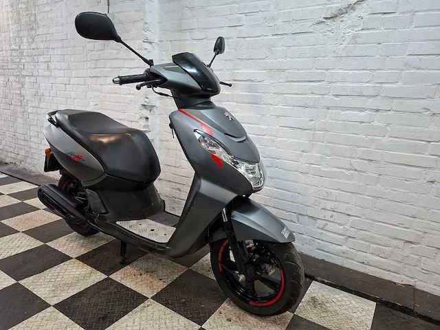 Peugeot kisbee 25 km snorscooter 4takt - afbeelding 7 van  7