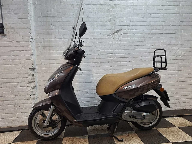 Peugeot kisbee 25 km snorscooter 4takt - afbeelding 1 van  7