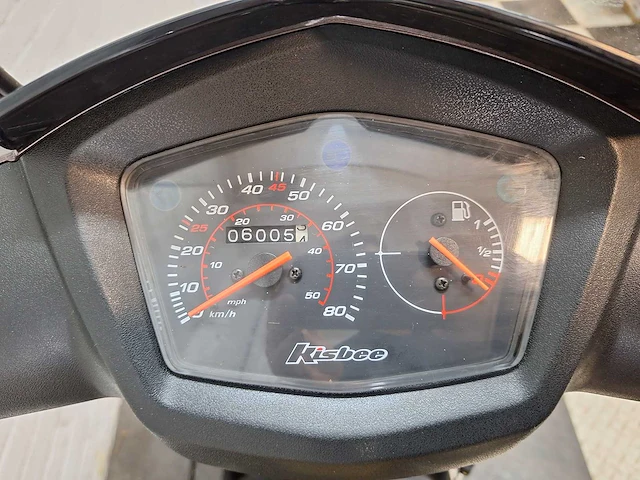 Peugeot kisbee 25 km snorscooter 4takt - afbeelding 4 van  7