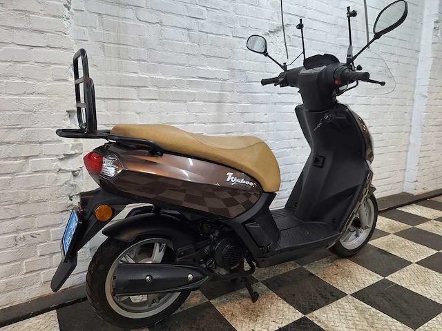 Peugeot kisbee 25 km snorscooter 4takt - afbeelding 5 van  7