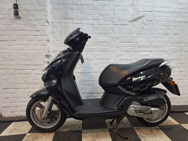 Peugeot kisbee 25 km snorscooter 4takt - afbeelding 1 van  7