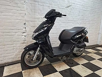 Peugeot kisbee 25 km snorscooter 4takt - afbeelding 2 van  7