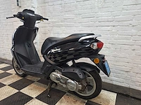 Peugeot kisbee 25 km snorscooter 4takt - afbeelding 3 van  7