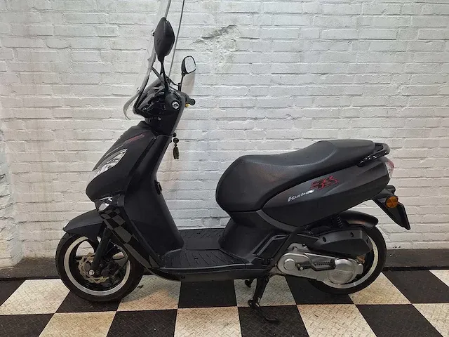 Peugeot kisbee rs 25 km snorscooter 4takt - afbeelding 1 van  7