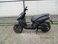 Peugeot kisbee rs naked - bromscooter - streetzone 2 tact injectie - scooter - afbeelding 1 van  12