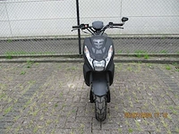 Peugeot kisbee rs naked - bromscooter - streetzone 2 tact injectie - scooter - afbeelding 7 van  12