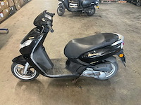 Peugeot kisbee snorscooter - afbeelding 13 van  14