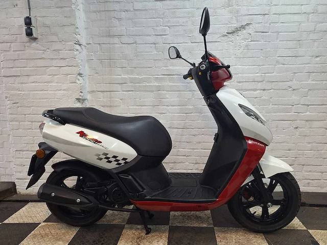 Peugeot kisbee sportline 45 km bromscooter 4takt - afbeelding 6 van  7