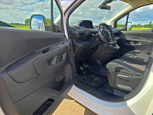 Peugeot partner 1.2 benzine premium, v-77-lsk - afbeelding 10 van  29