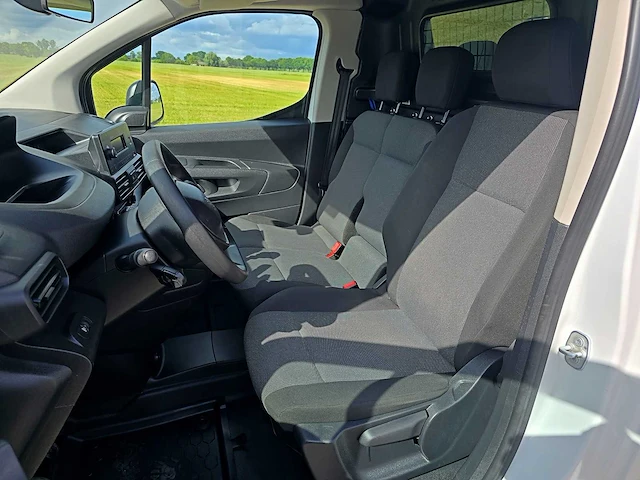 Peugeot partner 1.2 benzine premium, v-77-lsk - afbeelding 14 van  29