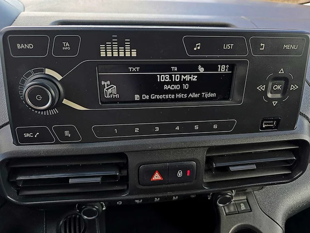 Peugeot partner 1.2 benzine premium, v-77-lsk - afbeelding 19 van  29