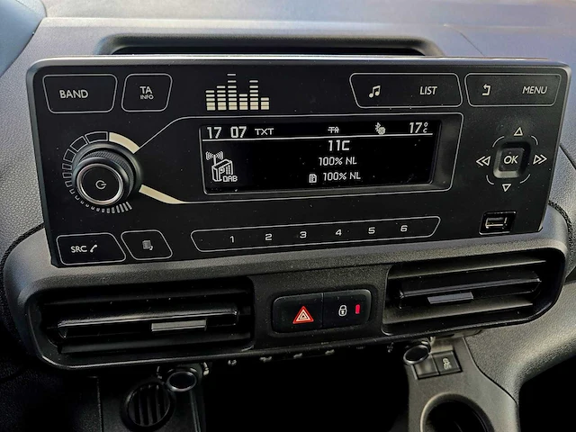 Peugeot partner 1.2 benzine premium, v-77-lsk - afbeelding 20 van  29