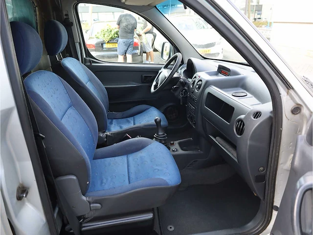 Peugeot partner 170c 2.0 hdi avantage 2003, 15-bh-fd - afbeelding 7 van  25