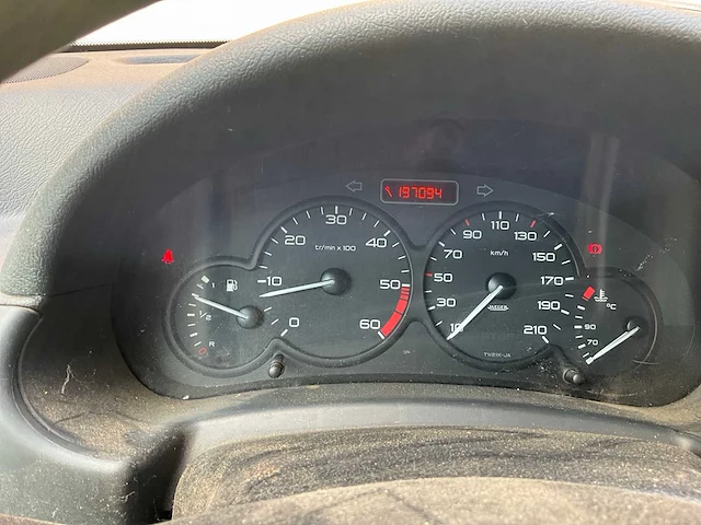 Peugeot partner 1.9 170c advantage - bedrijfswagen (schade) - afbeelding 4 van  12