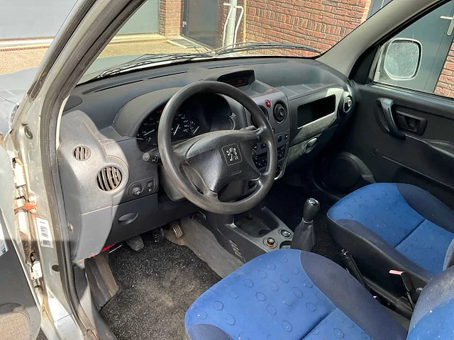 Peugeot partner 1.9 170c advantage - bedrijfswagen (schade) - afbeelding 11 van  12