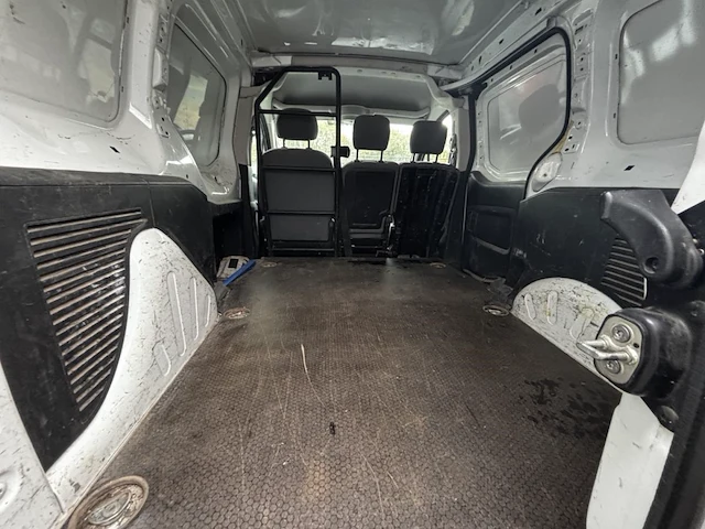 Peugeot partner fourgon swb diesel 1.6 hdi l1h1 confort,2013 - afbeelding 9 van  33