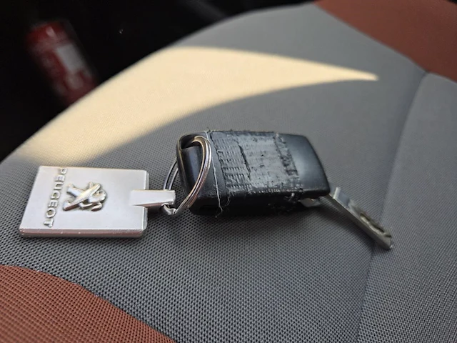 Peugeot partner tepee 2plc 1.6 e-hdi style stt, 2015 - afbeelding 30 van  30