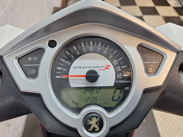 Peugeot speedfight 3 25 km snorscooter 4takt - afbeelding 4 van  7